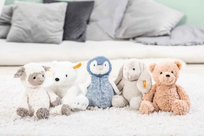 Steiff Hoppie Hase 18 cm hellgrau, Plüschtier Hase mit Schlappohren, Soft Cuddly Friends, flauschiges Stofftier zum K - Image 6